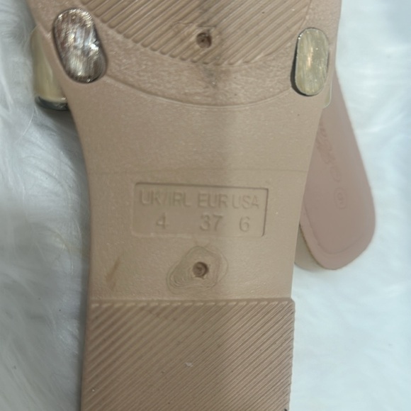 Size 6 chain strap, flexible sole sandals NEW - Picture 2 of 4